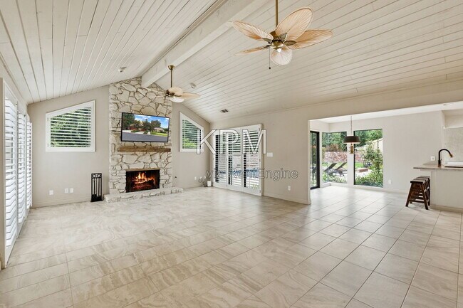 Building Photo - 3342 Cove Cir