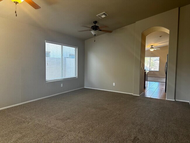 Building Photo - 1672 W Paisley Dr