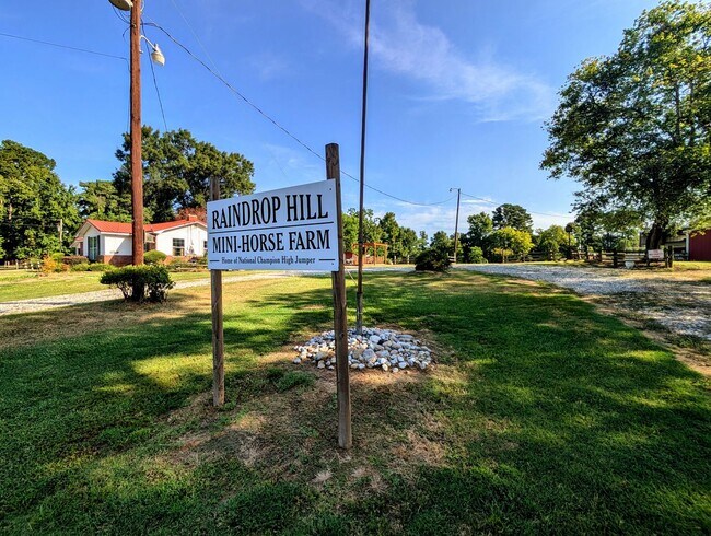 Building Photo - 6400 Gibson Ln