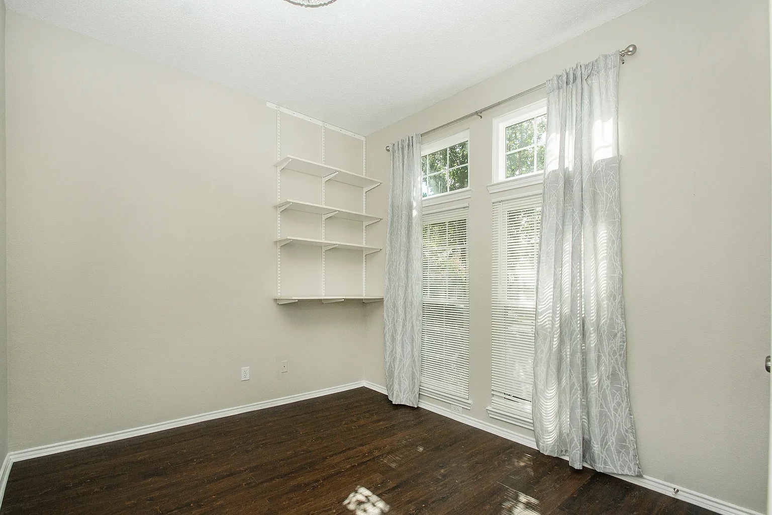 Building Photo - Room in House on Kentshire Cir