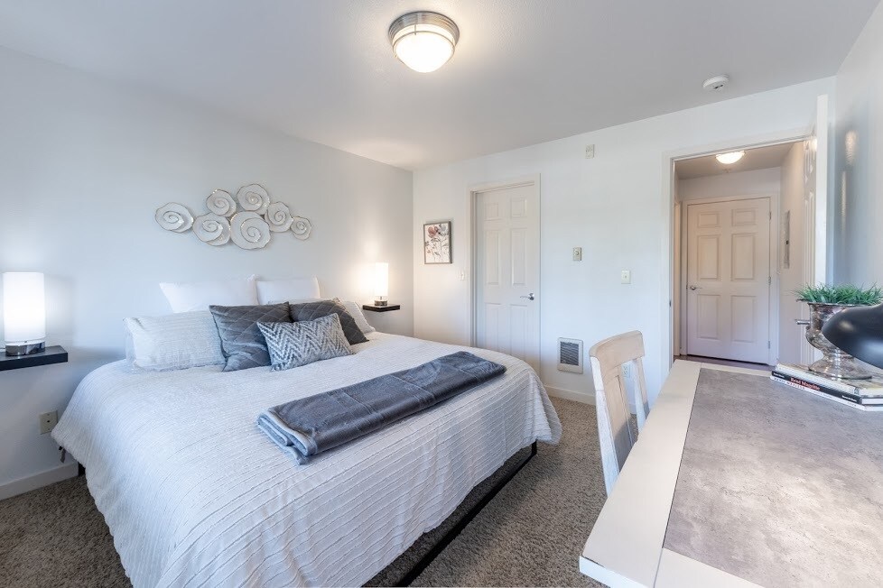 Building Photo - 13203 97th Ave E