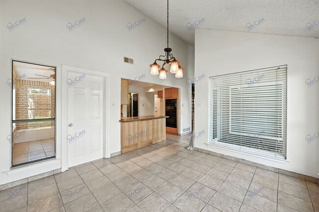 Building Photo - 1903 Reverchon Dr