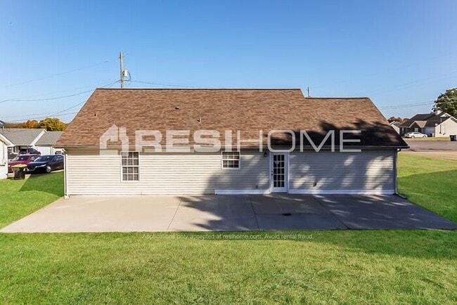 Building Photo - 1221 Akins Ridge Dr