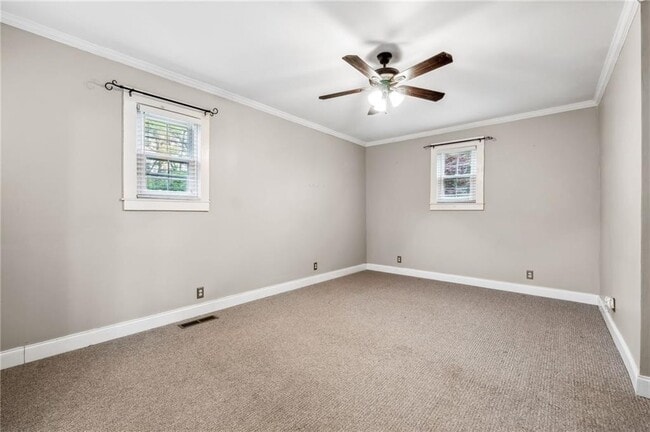 Building Photo - 976 Hall Pl NW