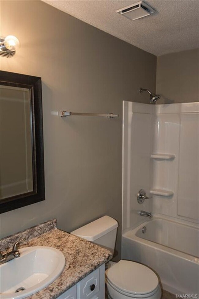 Building Photo - 131 Candlebrook Dr
