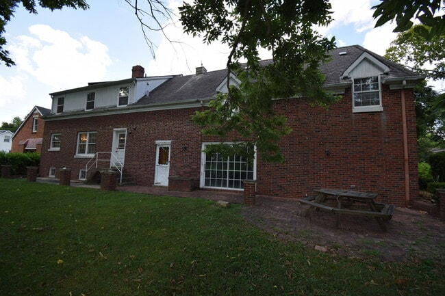 Building Photo - 2023-24 SCHOOL YEAR Massive House Behind G...
