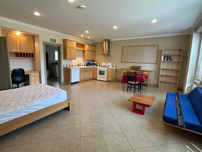 Building Photo - Furnished Studio READY NOW! electricity in...