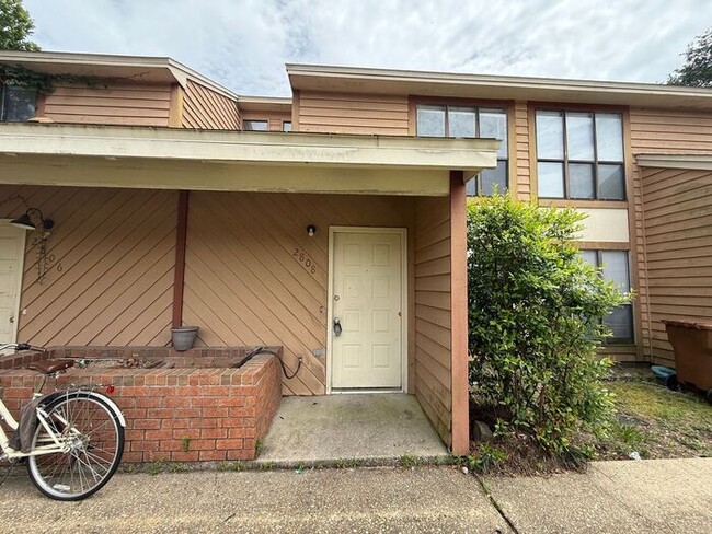 Building Photo - Gulf Breeze - Villa Woods - 2 bedroom, 1.5 bathroom