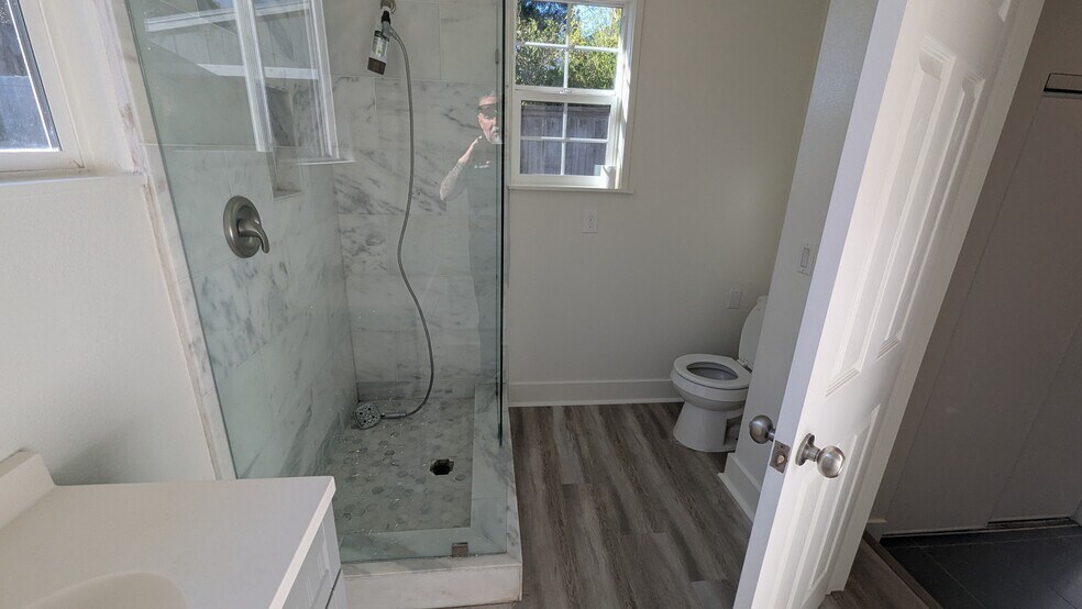 Building Photo - 392 West Center Ave