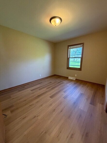 Building Photo - 11450 W Edgerton Ave