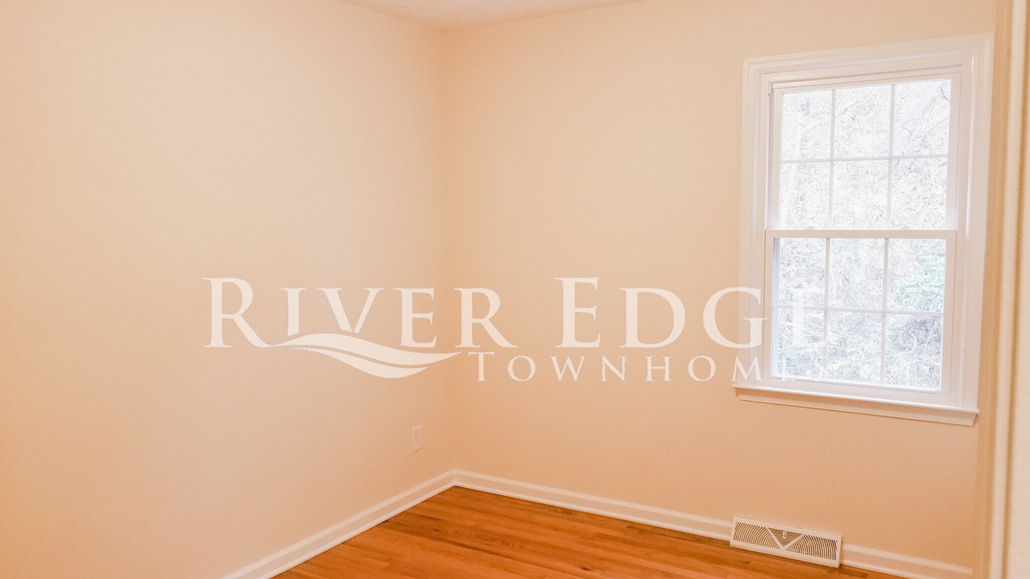 Building Photo - 508 Lusardi Dr