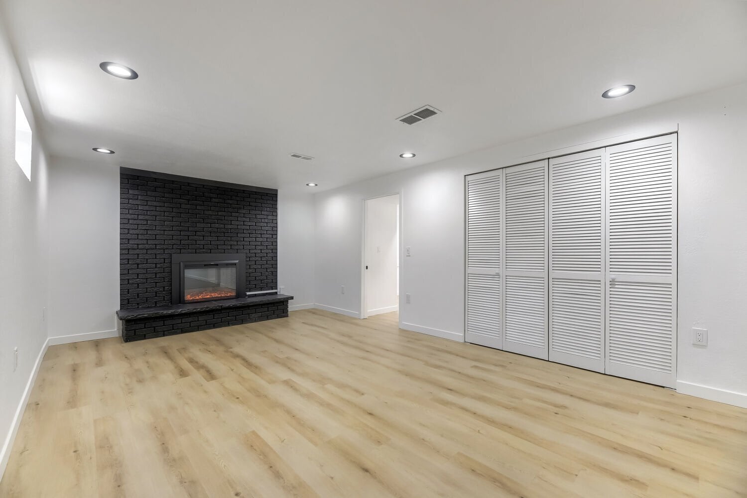 Building Photo - 3831 W Rutgers Pl