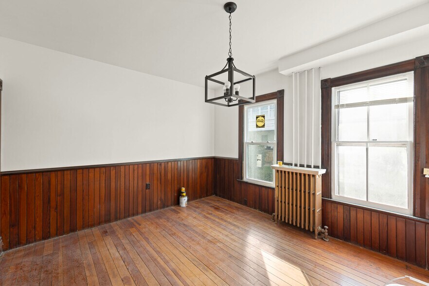 Building Photo - 301 S Braddock St