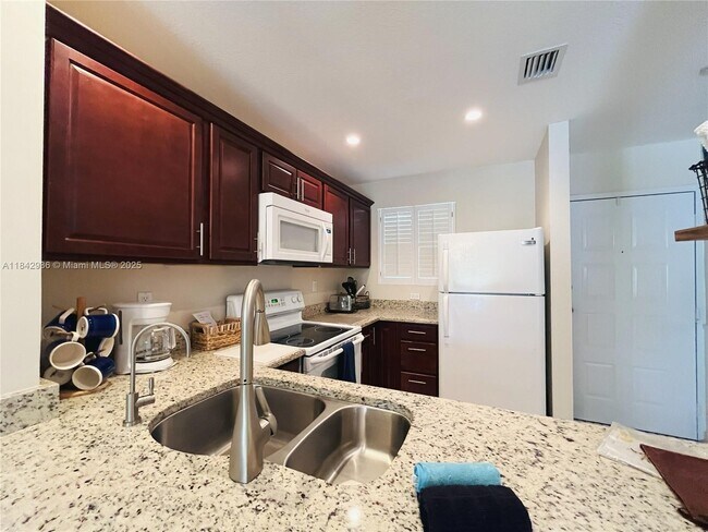 Building Photo - 98282 Windward Ave