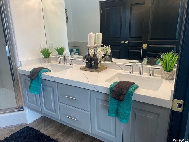 Building Photo - 4100 Sqft Gorgeous Home with Amazing Temple and Valley Views