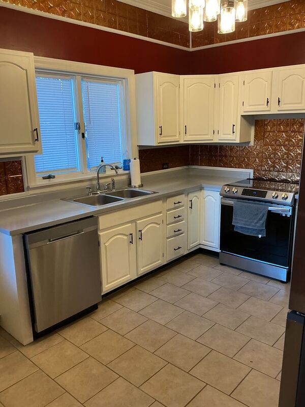 Building Photo - 1914 Hopkins Ave