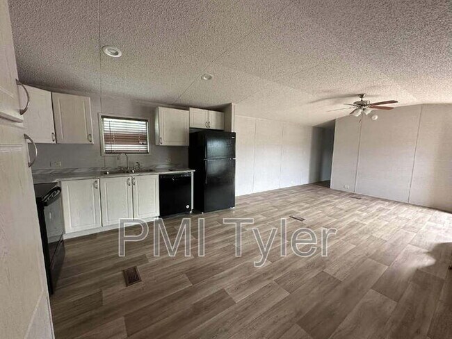 Building Photo - 126 Sugar Maple Ln