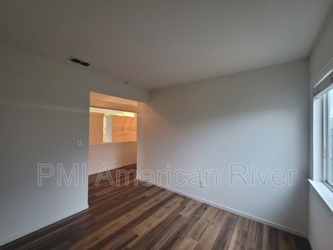 Building Photo - 8695 Misty Ct