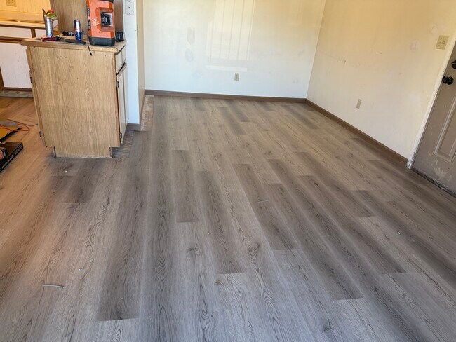 Building Photo - 170 Portage S St