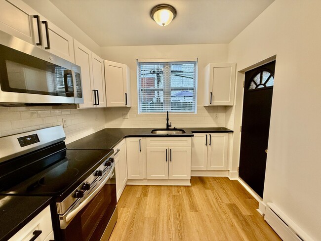 Building Photo - Just RENOVATED open floorplan 3 BED/1 BA HOME w/ WASHER/DRYER & large PATIO on Great Block in Sou...