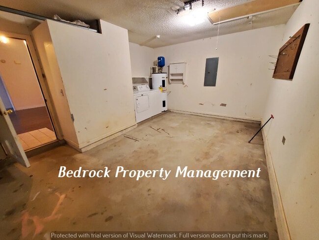 Building Photo - 110 Fernwood Cir