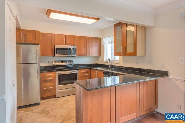 Building Photo - 328 Harvest Dr