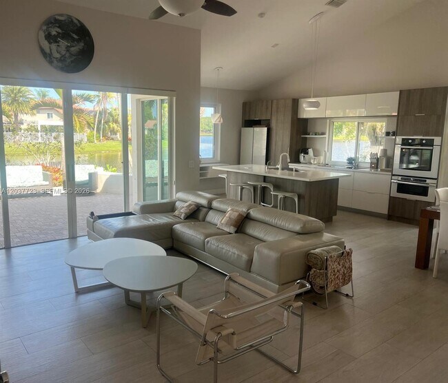 Building Photo - 1130 Spyglass