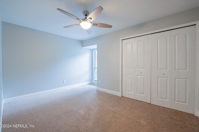 Building Photo - 11448 Sugar Maple Pl S
