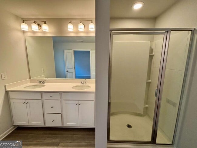 Building Photo - 2809 Ridgeview Dr