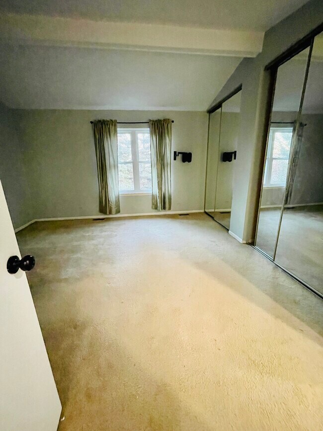 Master Bedroom - 111 White Pine Dr