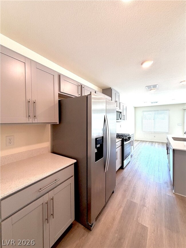 Building Photo - 5646 Mesa Sedona St