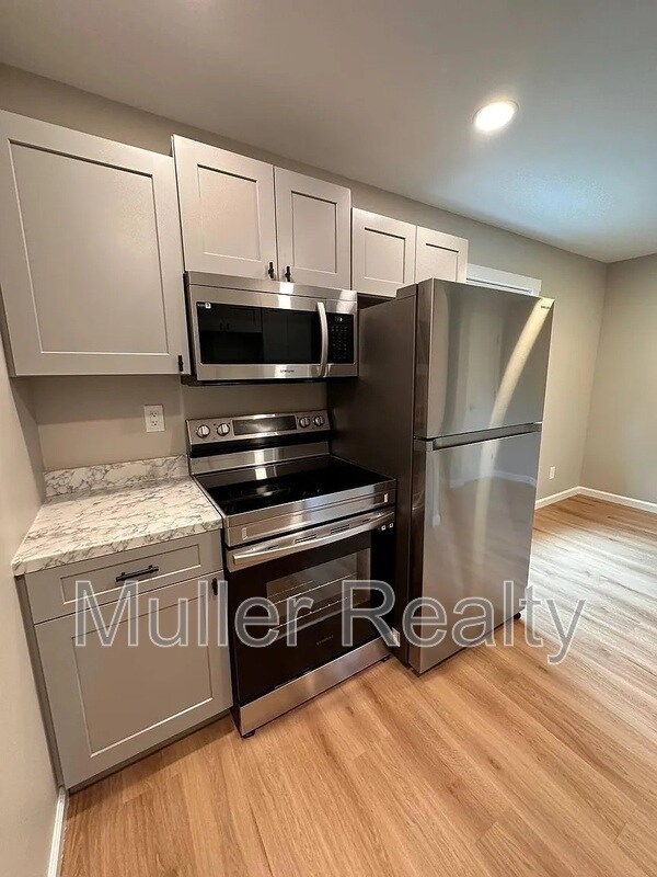 Building Photo - 3636 Old Valley View Dr