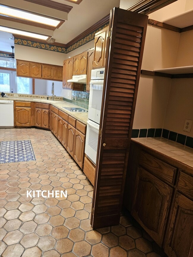 Building Photo - 7 Donore Square