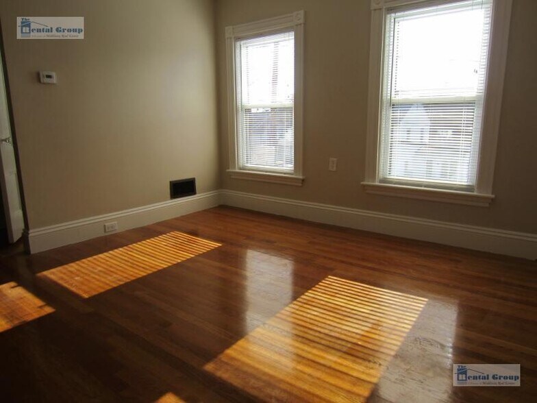 Building Photo - 26 Rand St