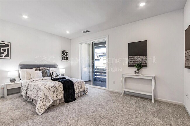 Building Photo - 379 Lundy Pl
