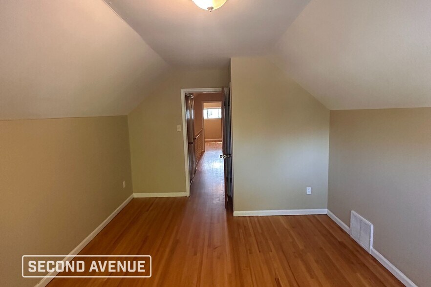 Building Photo - 3065 Egan Dr