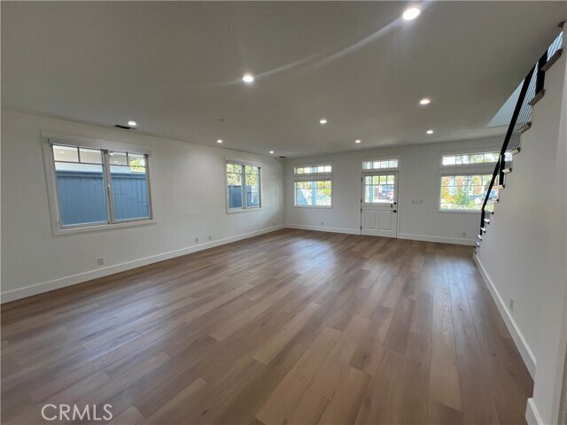 Building Photo - 2517 Fairway Dr