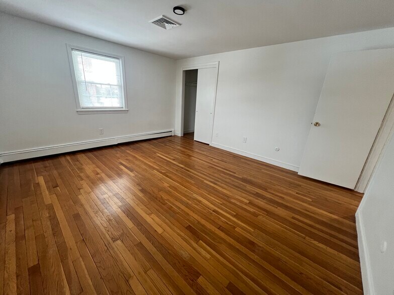 Building Photo - 36 Hill Rd