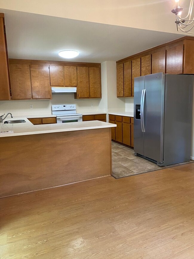 Building Photo - Three bedroom, 2 bath home with a large fe...