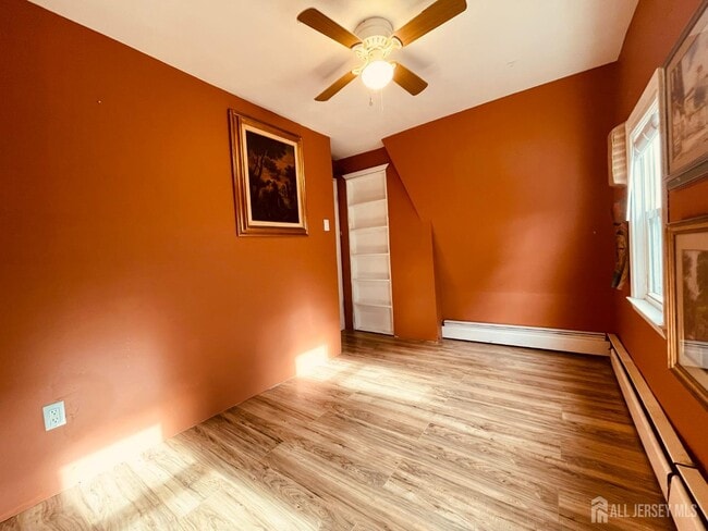 Building Photo - 38 Evergreen Ave