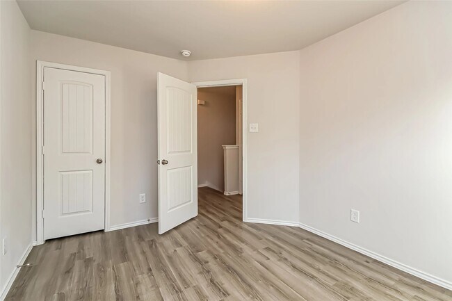 Building Photo - 2751 Madison Ct