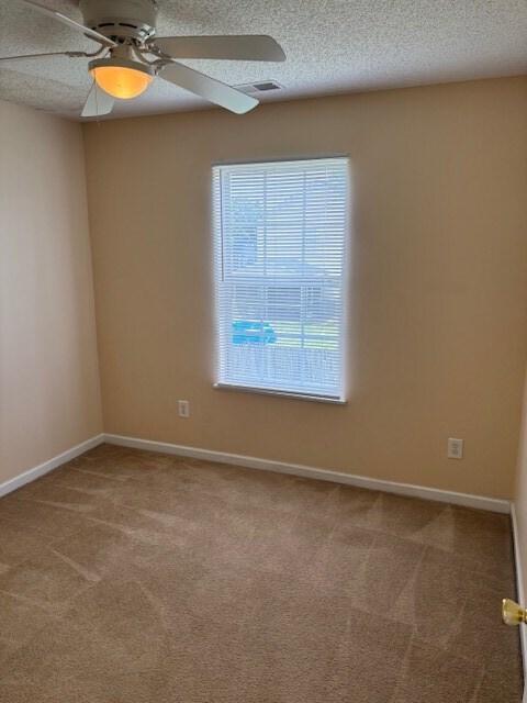 Building Photo - 1700 Polaris Dr