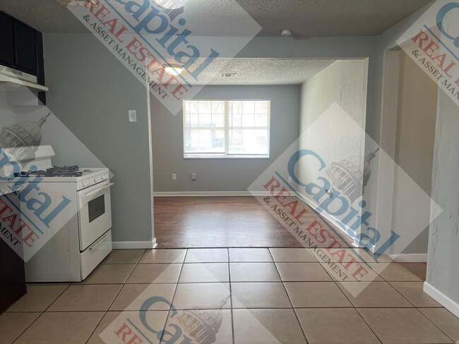 Building Photo - Take the Key!!!