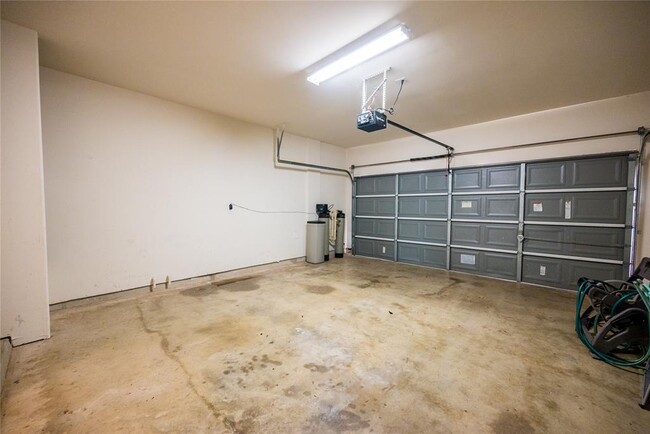 Building Photo - 6038 Wesley Manor Ct