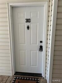 Building Photo - Beautiful Condo in Mehlville