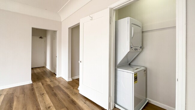 Building Photo - 201 S Alexandria Ave