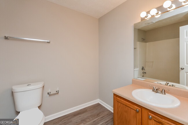 Building Photo - 614 Dove Cove