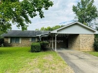 Building Photo - 761 Forestdale Dr