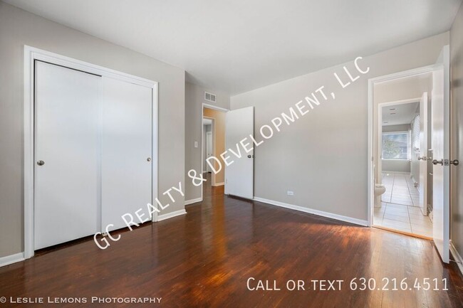 Building Photo - *** SCHOOL DISTRICT 25 / 3 BDRM -1.5 BTH /...