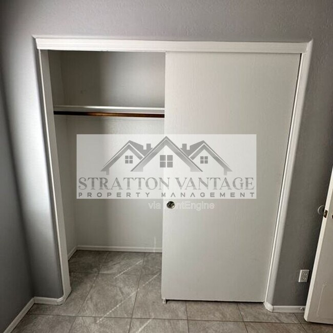 Building Photo - 12220 W Scotts Dr